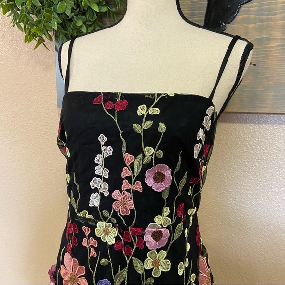 NWOT Lulus Thriving Energy Black 3D Floral Embroidered Lace-Up Midi Dress - Picture 3 of 9